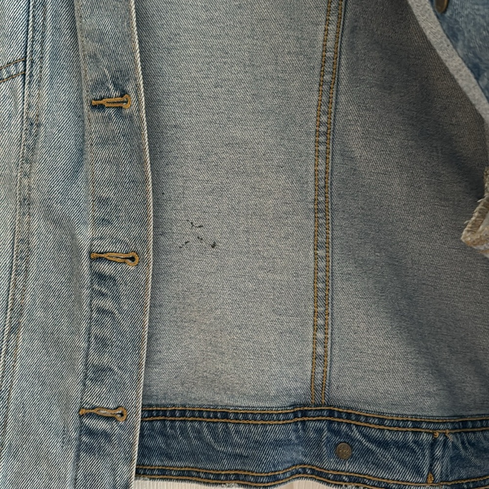 Universal Thread Light Blue Jean Jacket - Picture 4 of 5